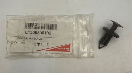 Mahindra Hole Plug L1009800102