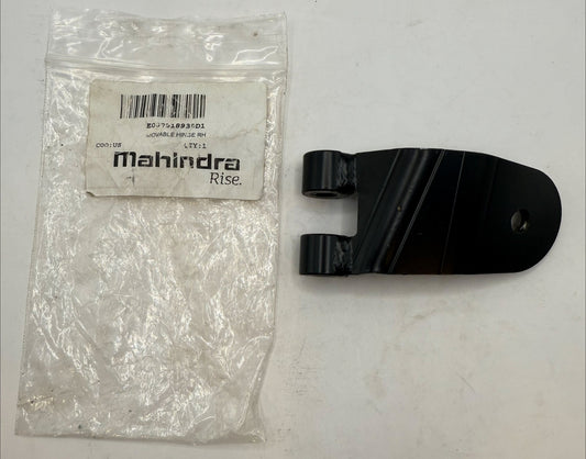 Mahindra Movable Hinge R/H E007518939D1