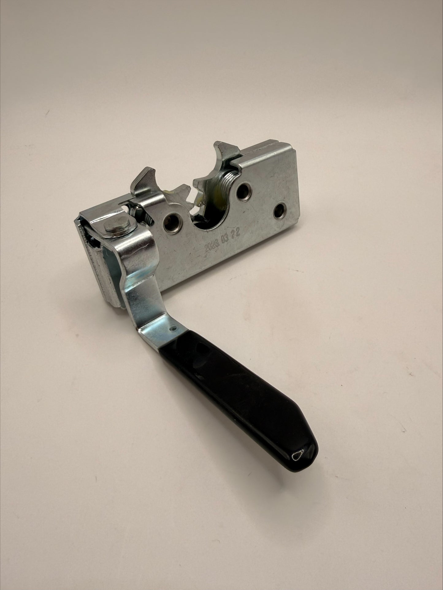 Mahindra Hood Lock Comp 13206014800