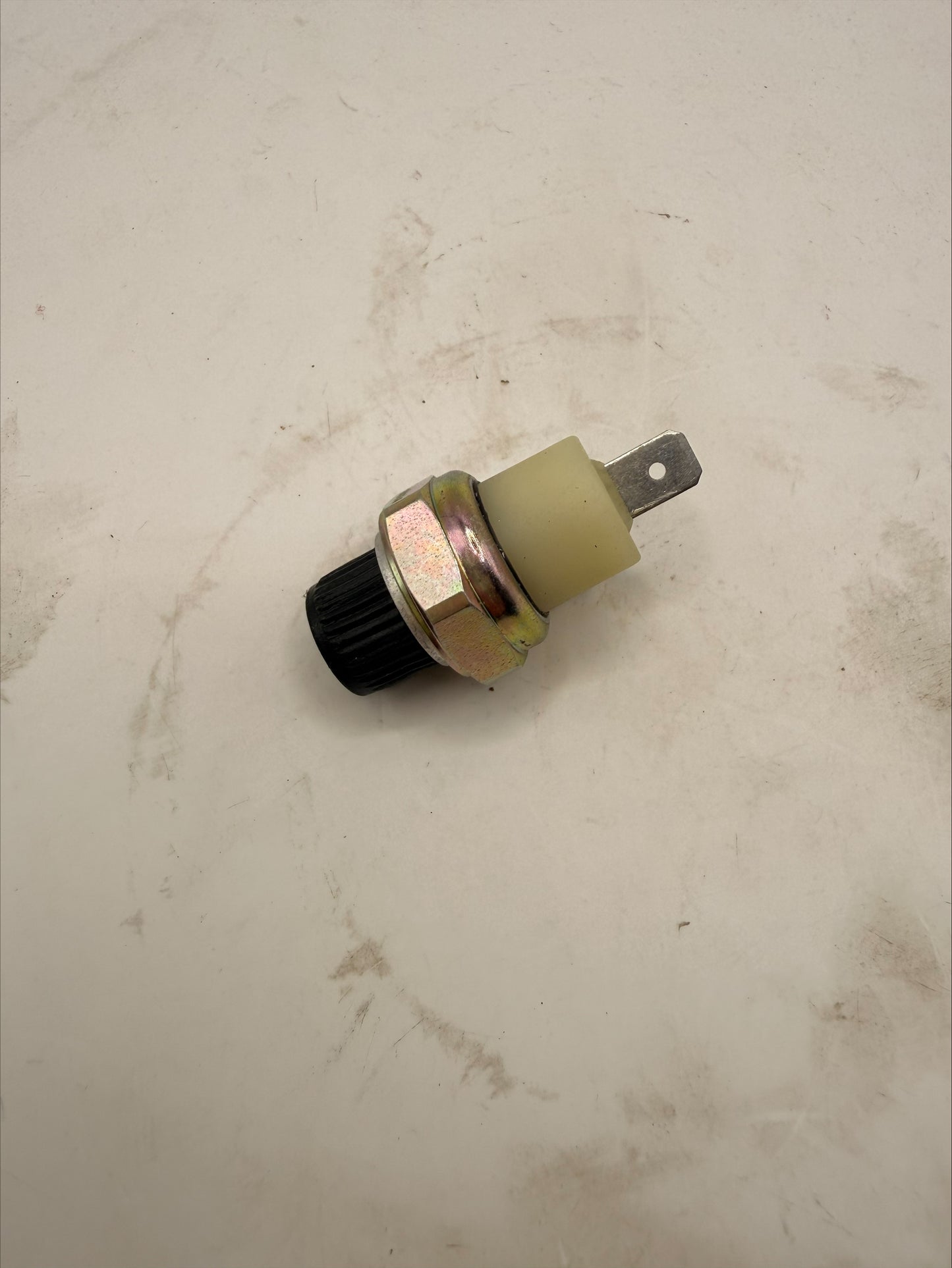 Mahindra Oil Pressure Switch - 006003172B1