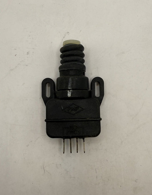 Mahindra PTO Switch 000013058P05