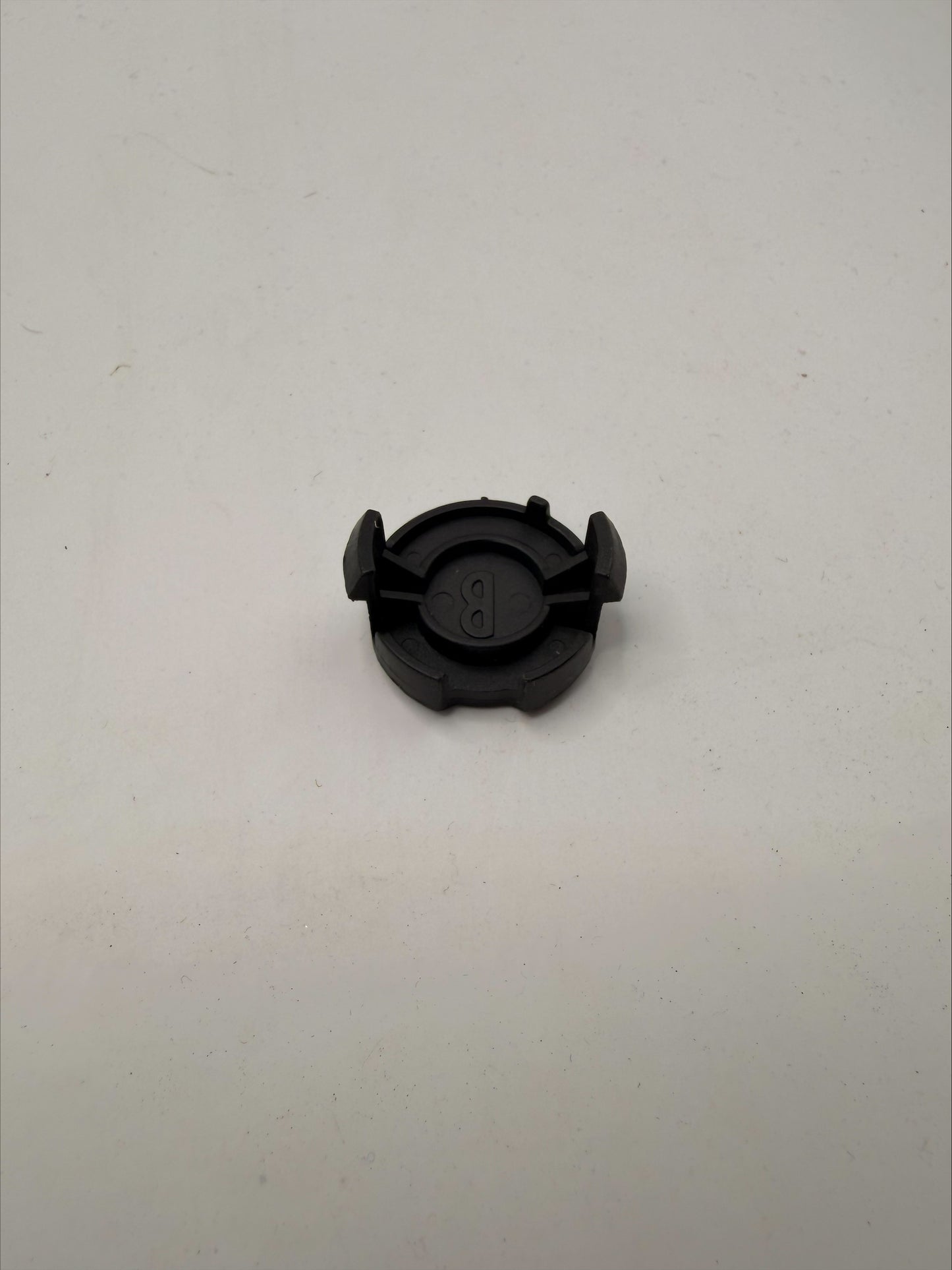 Mahindra Plug Cluster Bottom LH - 007642075V1