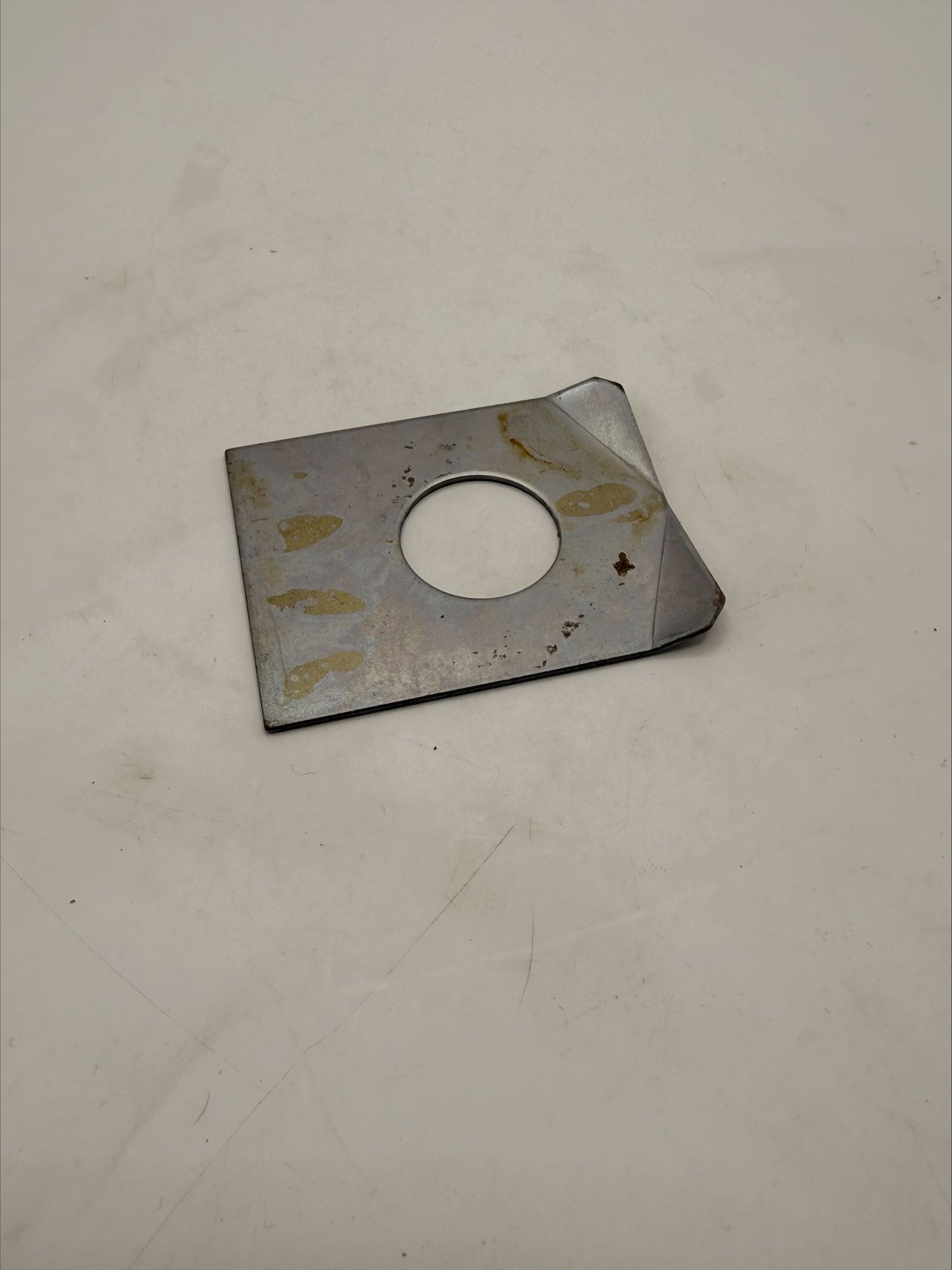 Mahindra Bull Gear Bolt Lock Plate - 005555927R1