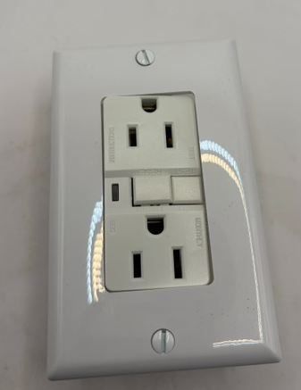 Cooper Wiring GFCI Receptacle, White (VGF15W) 40E10774A