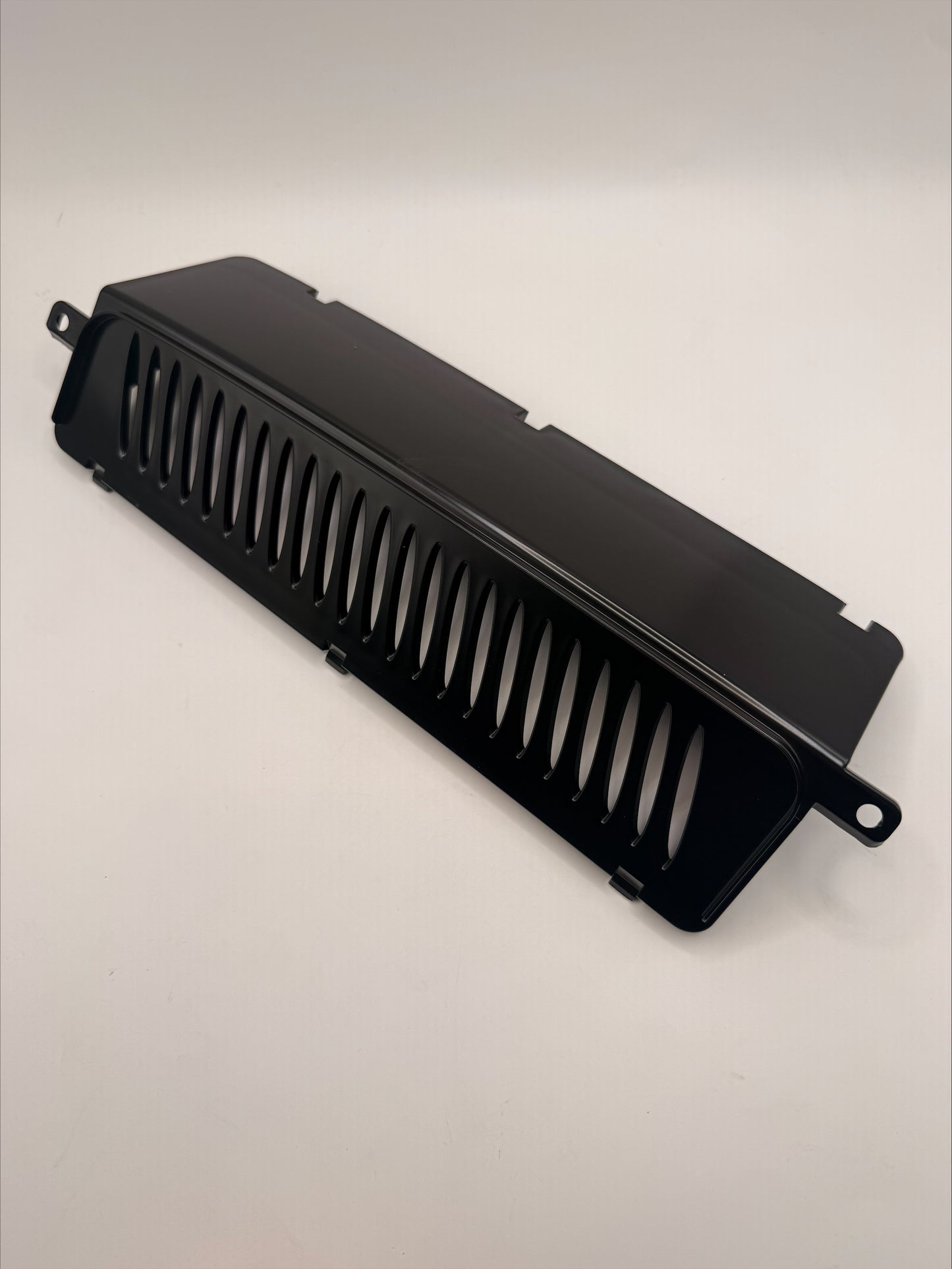 Mahindra Air Filter Cover RH 17827072410
