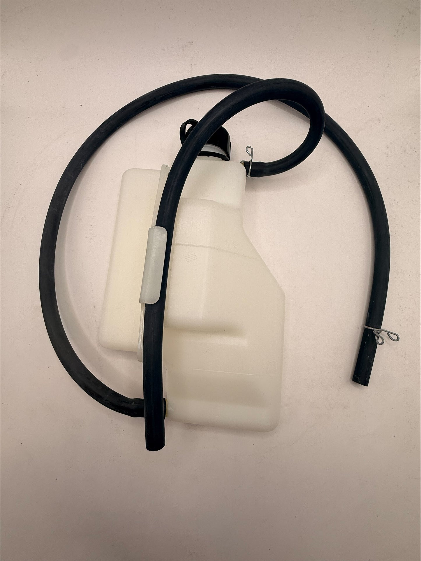 Mahindra Coolant Reservoir 008024903K91