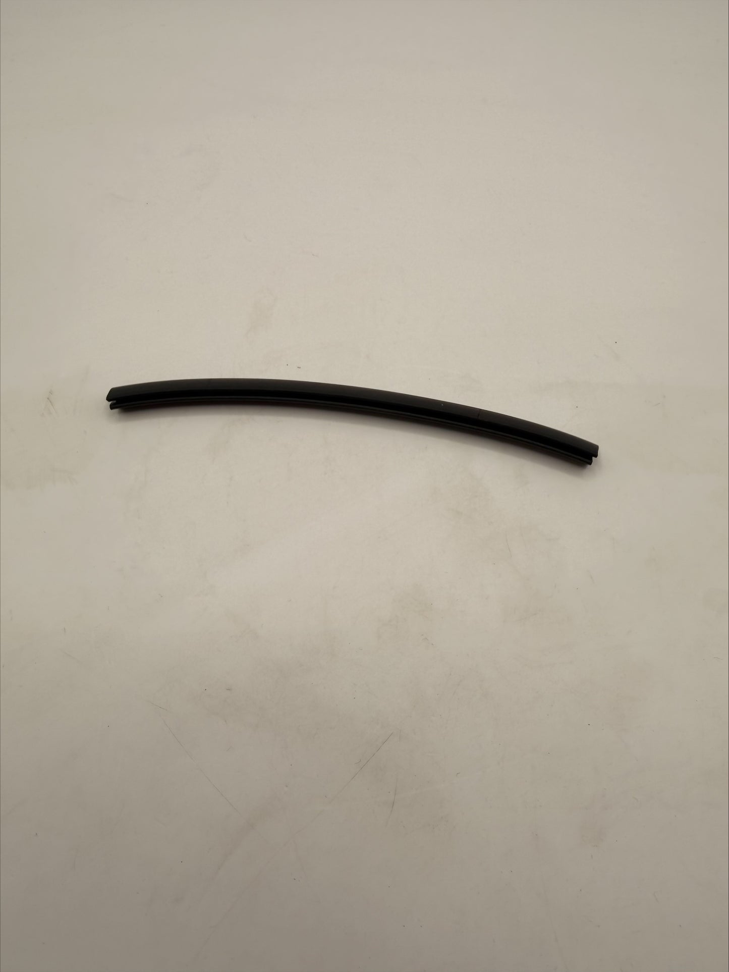 Mahindra Beed Rubber Sid - 008012546B1