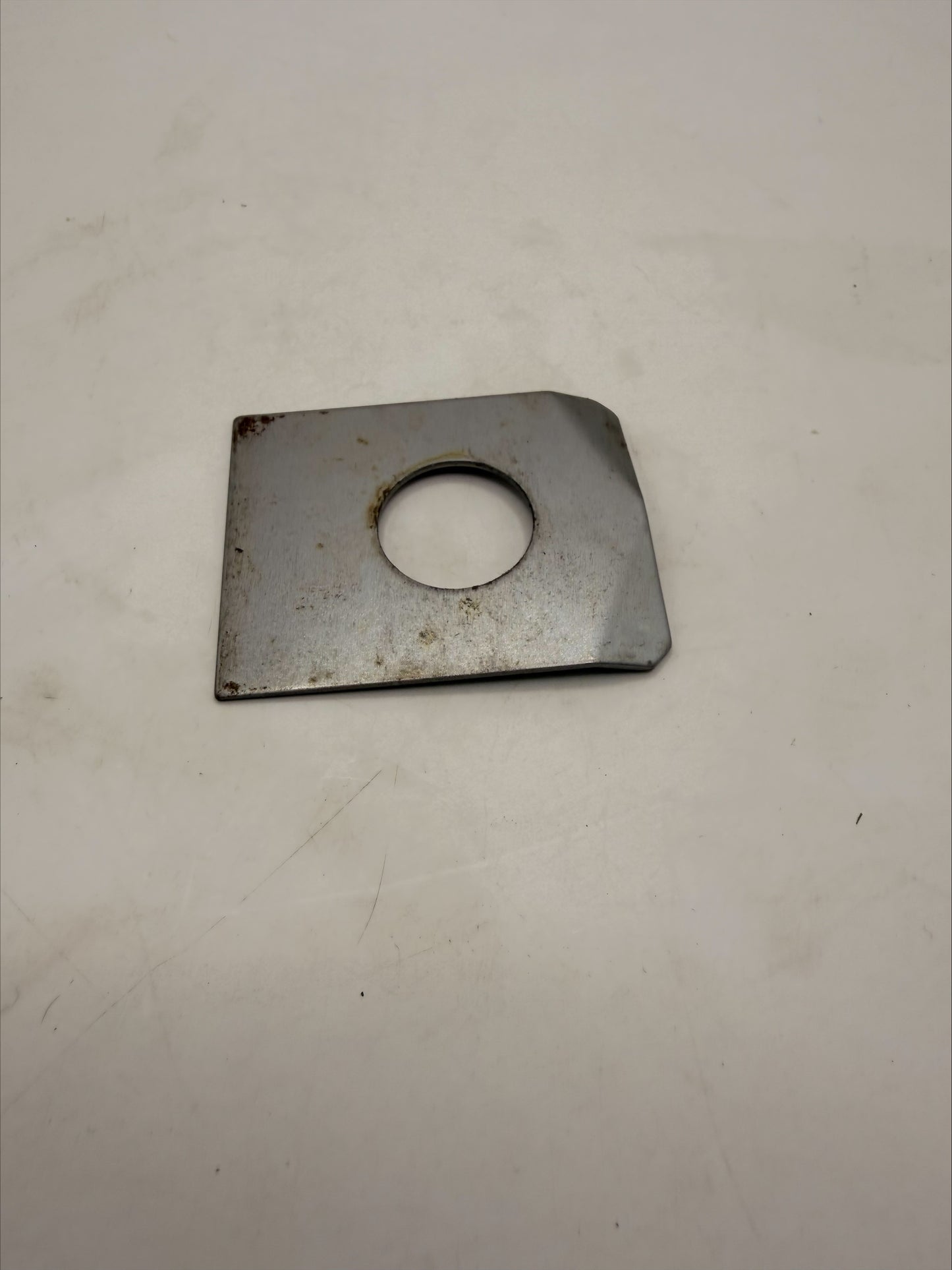 Mahindra Bull Gear Bolt Lock Plate - 005555927R1