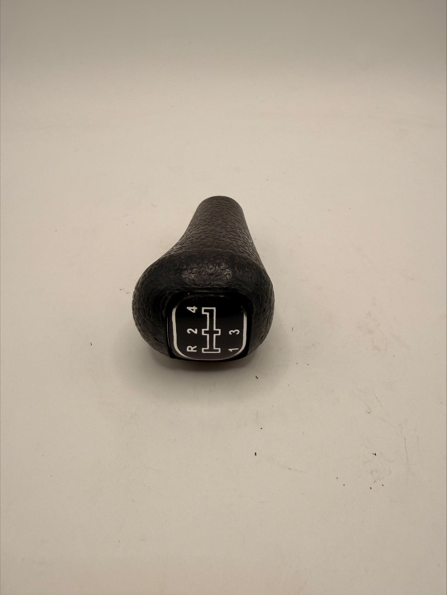 Mahindra Gear Shifter Knob 005557589R1