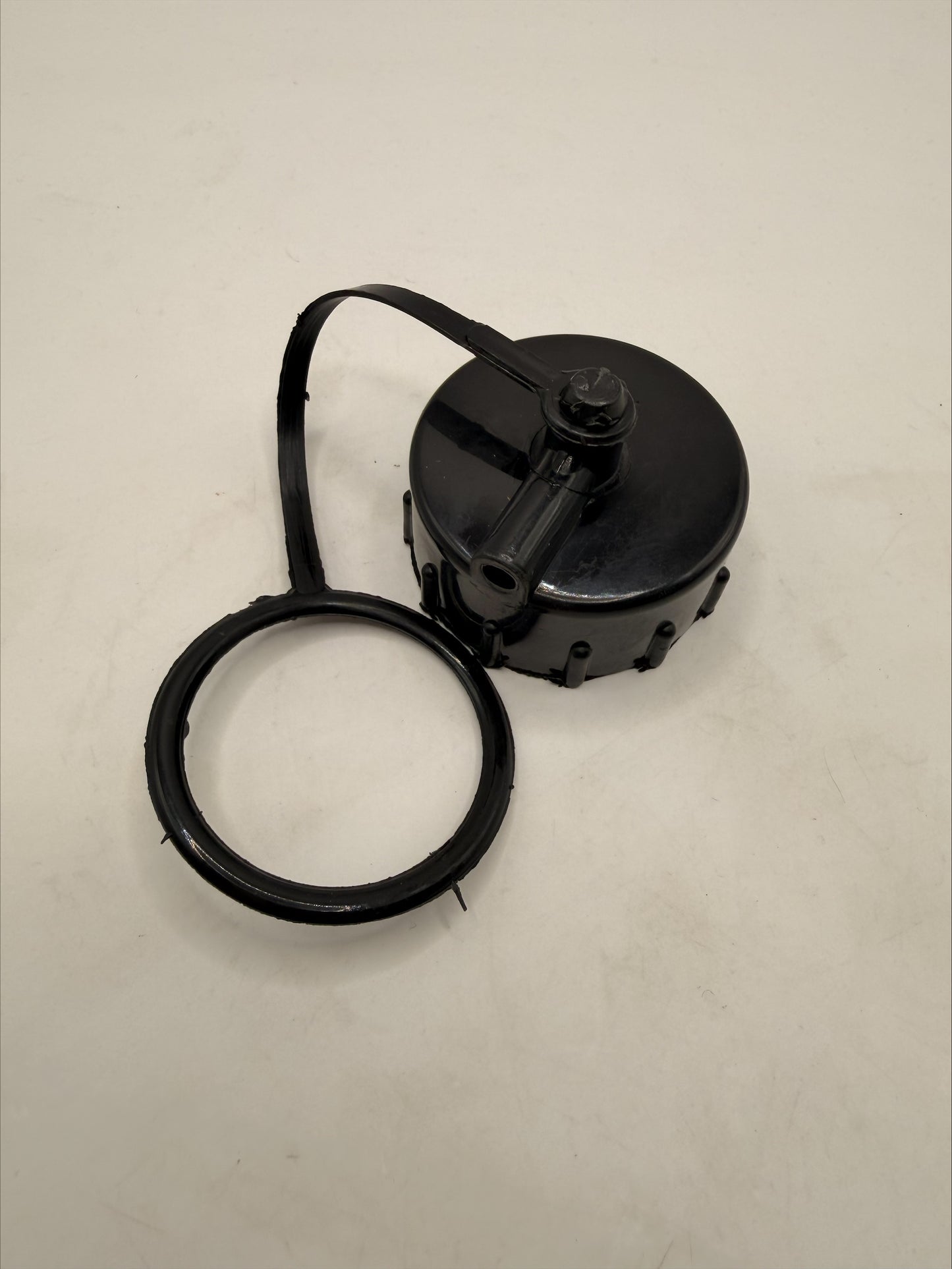Mahindra Cap Surge Tank - 006014469C91