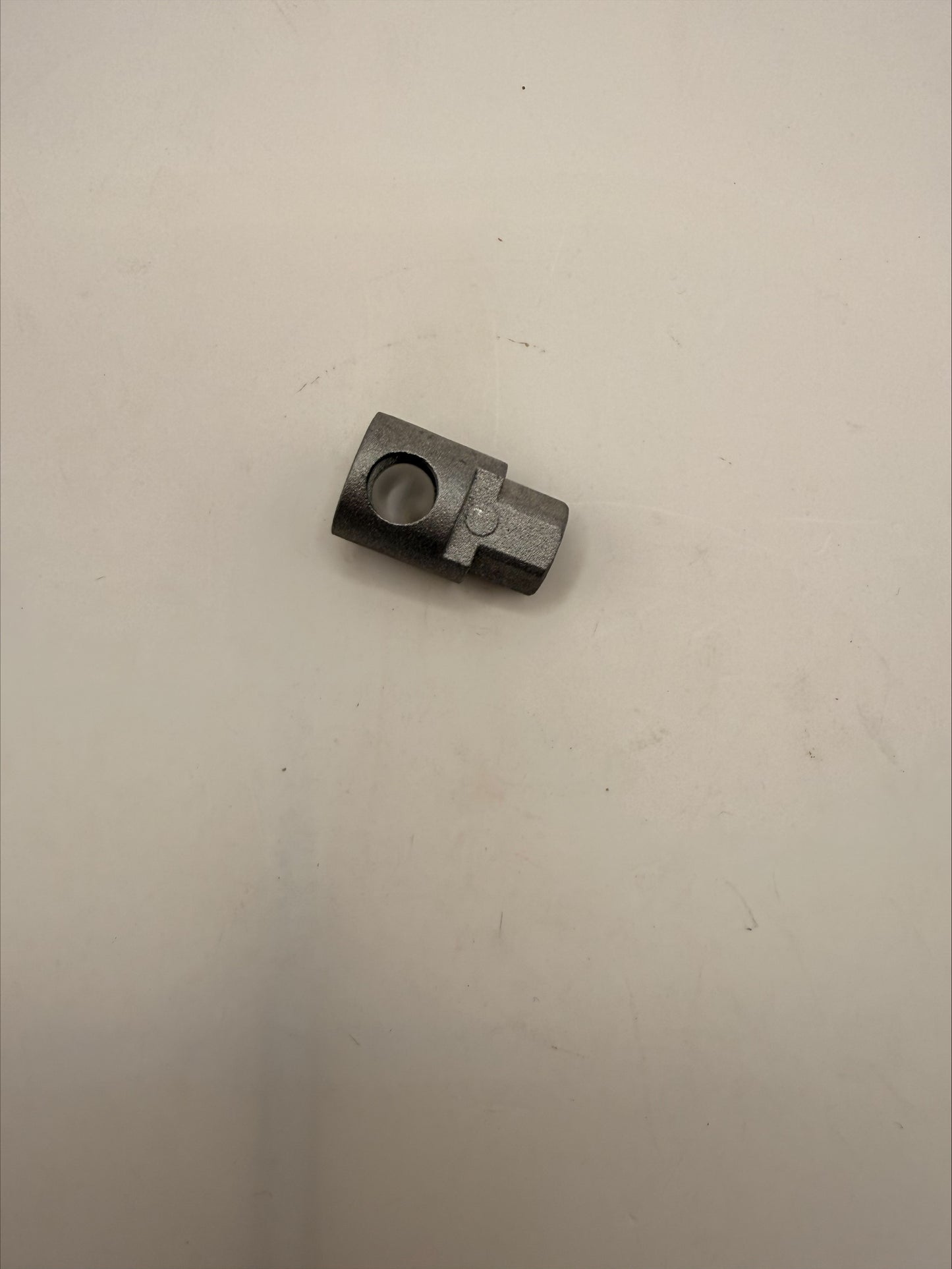 Mahindra Connector 8830586